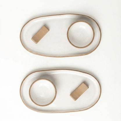 Set par de pratinho orgânico com nosoki e descanso de hashi em arco em cerâmica artesanal — argila Cappuccino, esmalte Branco AMME