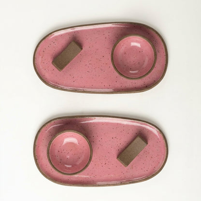 Set par de pratinho orgânico com nosoki e descanso de hashi em arco em cerâmica artesanal — argila Flocos, esmalte Rosa Barbie
