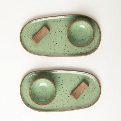 Set par de pratinho orgânico com nosoki e descanso de hashi em arco em cerâmica artesanal — argila Flocos, esmalte Verde Menta