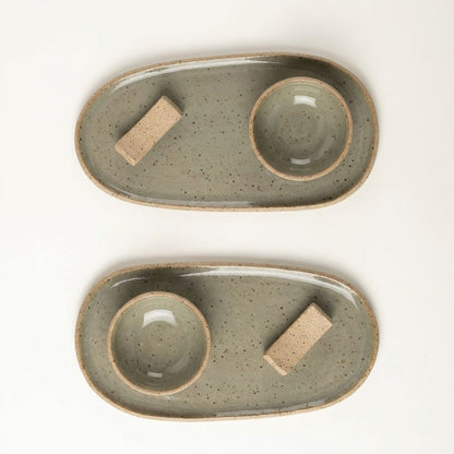Set par de pratinho orgânico com nosoki e descanso de hashi em arco em cerâmica artesanal — argila Flocos, esmalte Verde Pompeia
