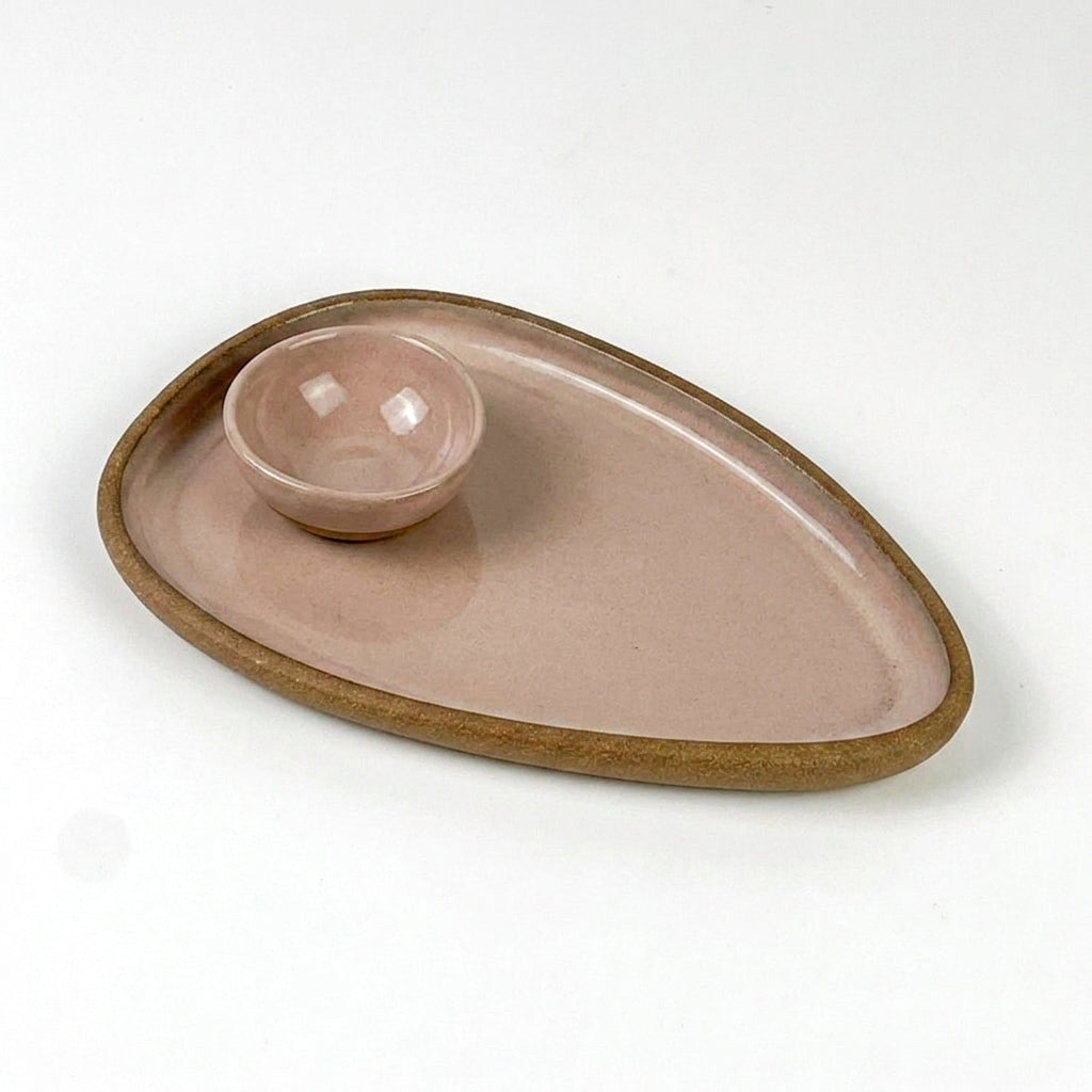 Set pratinho  individual triângulo com nosoki triângulo em cerâmica artesanal — argila Cappuccino, esmalte Nude