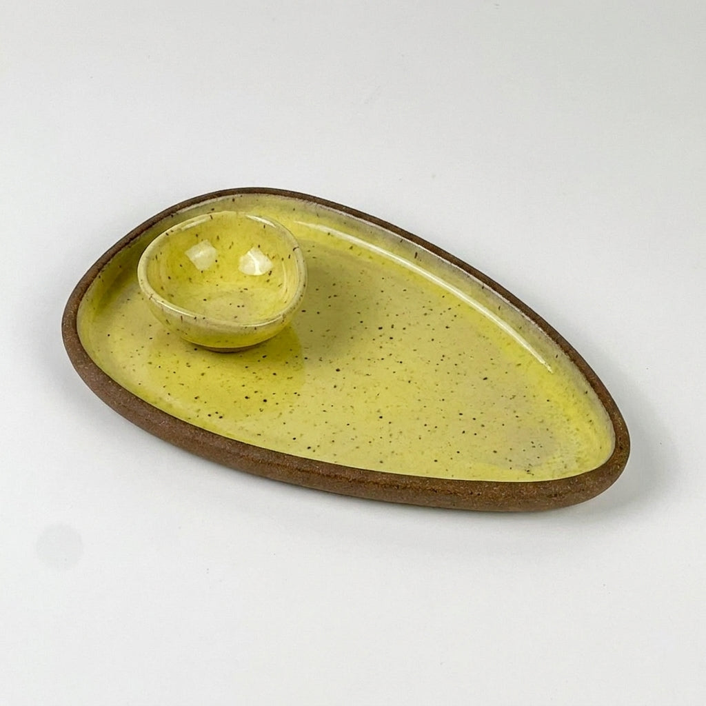 Set pratinho  individual triângulo com nosoki triângulo em cerâmica artesanal — argila Flocos, esmalte Amarelo Intenso