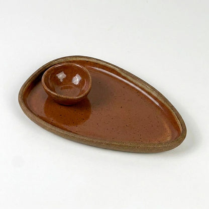 Set pratinho  individual triângulo com nosoki triângulo em cerâmica artesanal — argila Flocos, esmalte Sol de Terracota