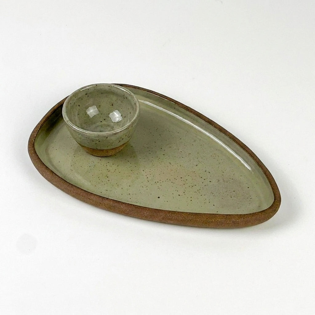 Set pratinho  individual triângulo com nosoki triângulo em cerâmica artesanal — argila Flocos, esmalte Verde Pompeia