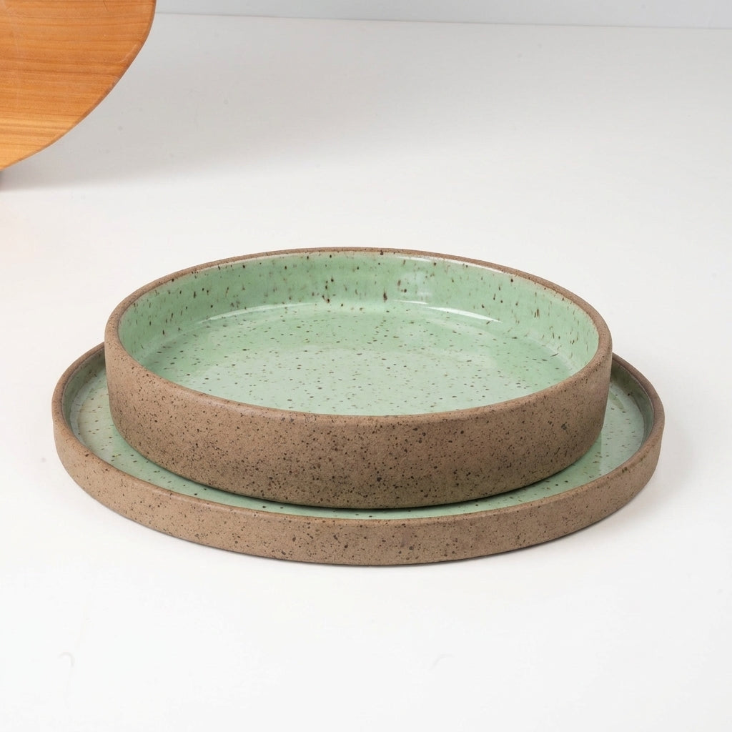 SET Prato Raso e Fundo linha Reta em cerâmica artesanal — argila Flocos, esmalte Verde Menta
