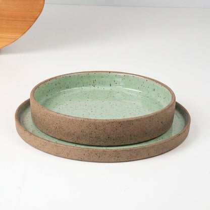 SET Prato Raso e Fundo linha Reta em cerâmica artesanal — argila Flocos, esmalte Verde Menta