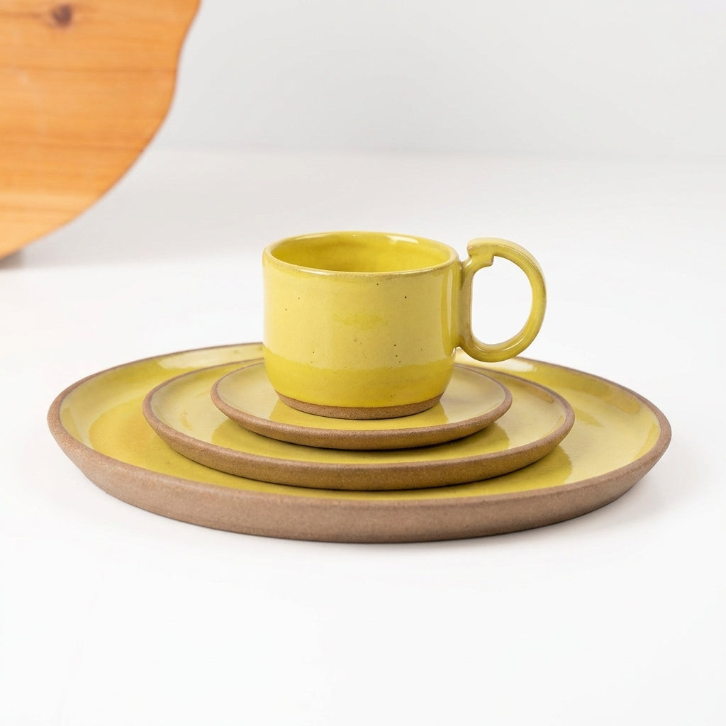 SET Refeição, sobremesa e café encontro em cerâmica artesanal — argila Cappuccino, esmalte Amarelo Intenso