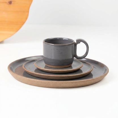 SET Refeição, sobremesa e café encontro em cerâmica artesanal — argila Cappuccino, esmalte Grafite