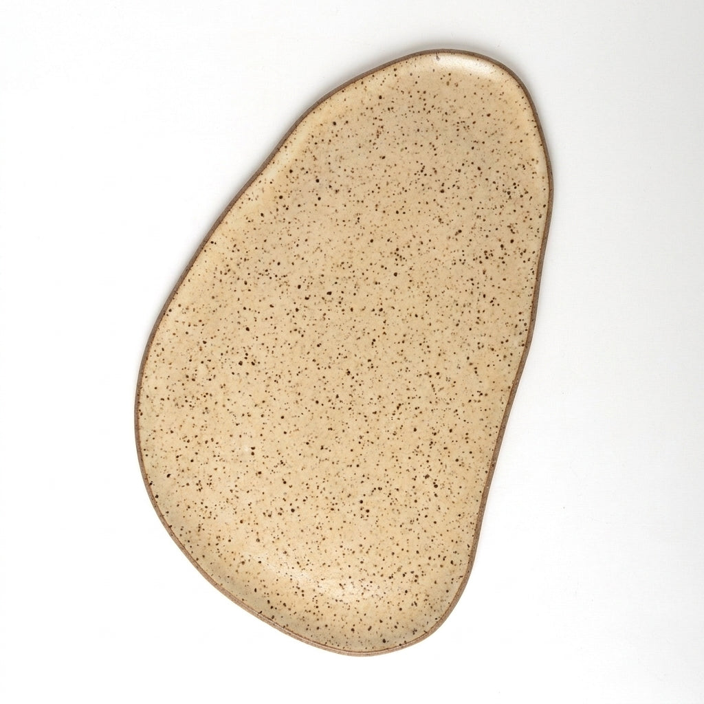 Tábua de Frios Oval Orgânica em cerâmica artesanal — argila Flocos, esmalte Pedra Sabão