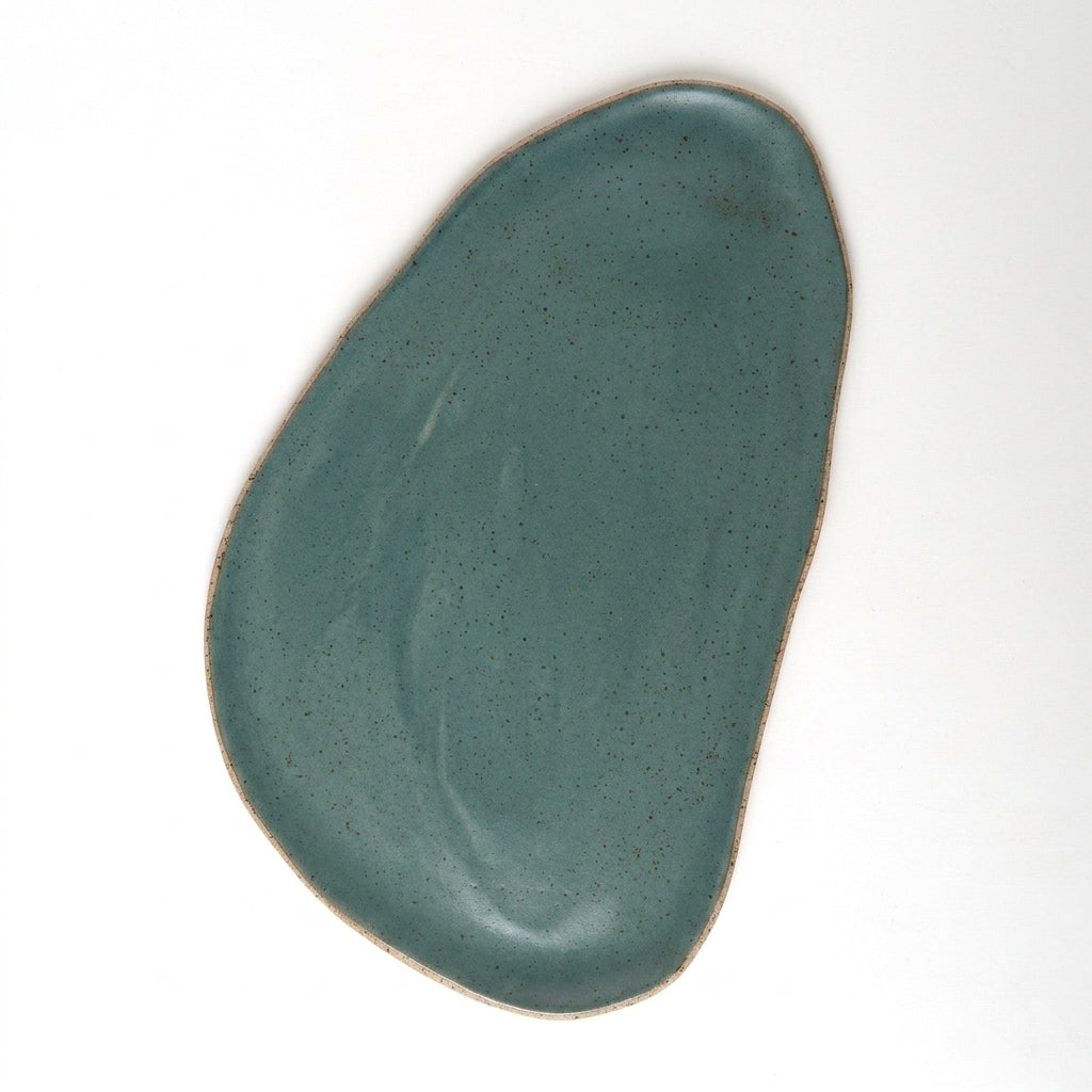 Tábua de Frios Oval Orgânica em cerâmica artesanal — argila Flocos, esmalte Verde Exército