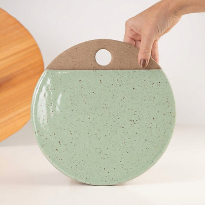 Tábua de Frios Redonda em cerâmica artesanal — tamanho 26CM, argila Flocos, esmalte Verde Menta