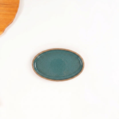 Travessa Oval em cerâmica artesanal — tamanho 20CM x 12CM, argila Cappuccino, esmalte Verde Exército