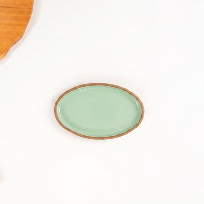 Travessa Oval em cerâmica artesanal — tamanho 20CM x 12CM, argila Cappuccino, esmalte Verde Menta