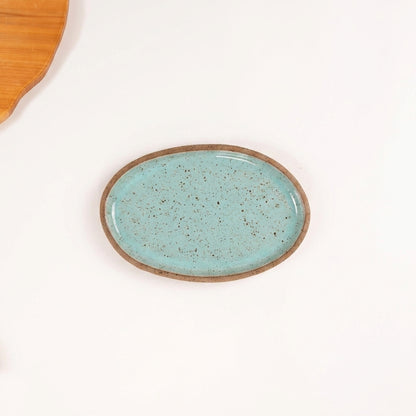 Travessa Oval em cerâmica artesanal — tamanho 20CM x 12CM, argila Flocos, esmalte Jujuba