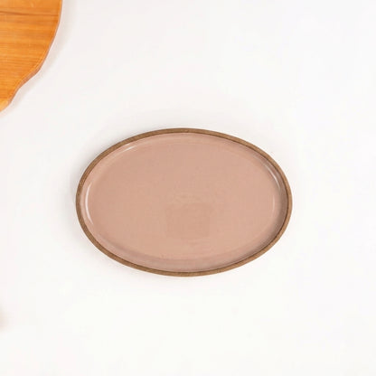 Travessa Oval em cerâmica artesanal — tamanho 25CM x 18CM, argila Cappuccino, esmalte Nude