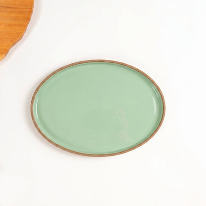 Travessa Oval em cerâmica artesanal — tamanho 28CM x 20CM, argila Cappuccino, esmalte Verde Menta