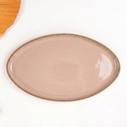 Travessa Oval em cerâmica artesanal — tamanho 40CM x 24CM, argila Cappuccino, esmalte Nude