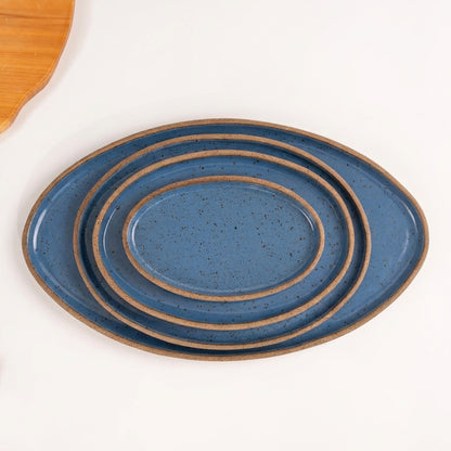 Travessa Oval em cerâmica artesanal — tamanho KIT 4 TAMANHOS, argila Flocos, esmalte Azul Safira