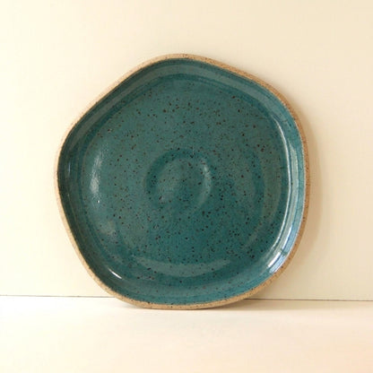Travessa Rasa Orgânica em cerâmica artesanal — tamanho 32CM, argila Flocos, esmalte Verde Exército