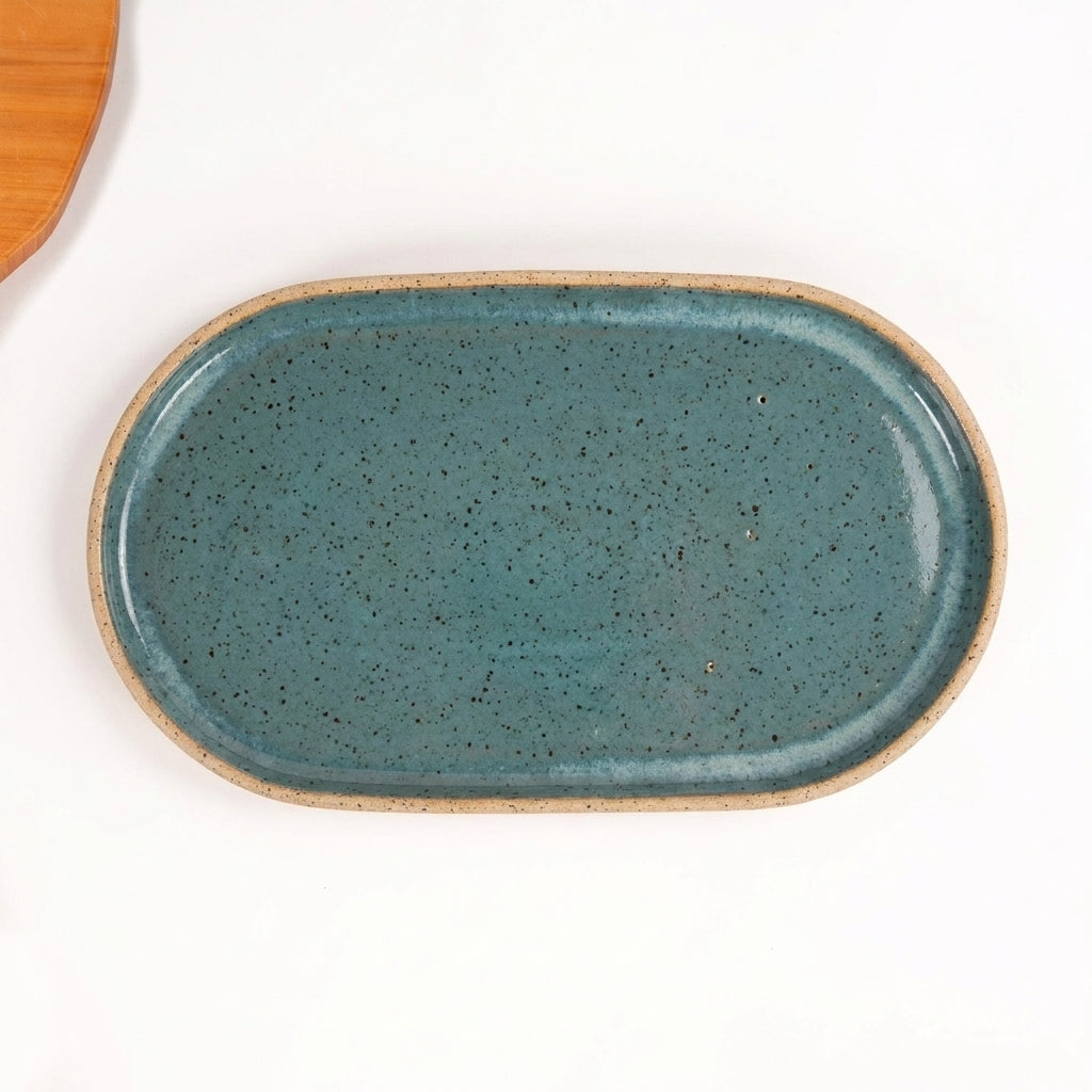 Travessa Retangular com Laterais Arredondados em cerâmica artesanal — tamanho 19CM x 10CM, argila Flocos, esmalte Verde Exército