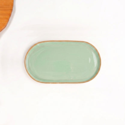 Travessa Retangular com Laterais Arredondados em cerâmica artesanal — tamanho 24CM x 13CM, argila Cappuccino, esmalte Verde Menta