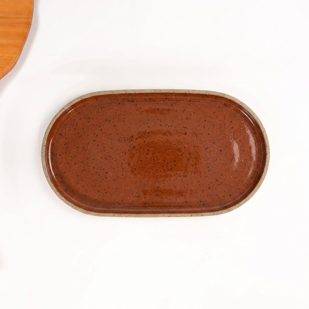 Travessa Retangular com Laterais Arredondados em cerâmica artesanal — tamanho 32CM x 17CM, argila Flocos, esmalte Sol de Terracota