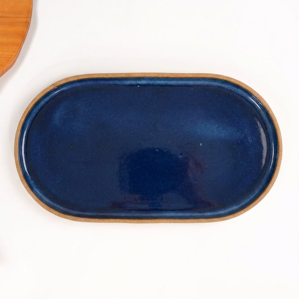 Travessa Retangular com Laterais Arredondados em cerâmica artesanal — tamanho 37CM x 21CM, argila Cappuccino, esmalte Lazuli