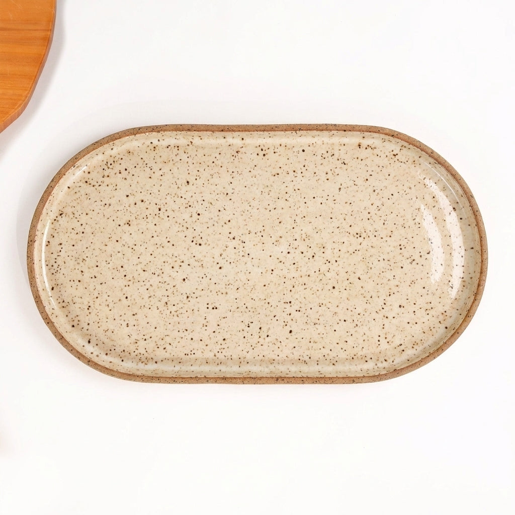 Travessa Retangular com Laterais Arredondados em cerâmica artesanal — tamanho 37CM x 21CM, argila Flocos, esmalte Pedra Sabão