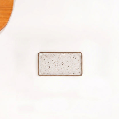 Travessa Retangular em cerâmica artesanal — tamanho 24CM x 13CM, argila Flocos, esmalte Branco AMME