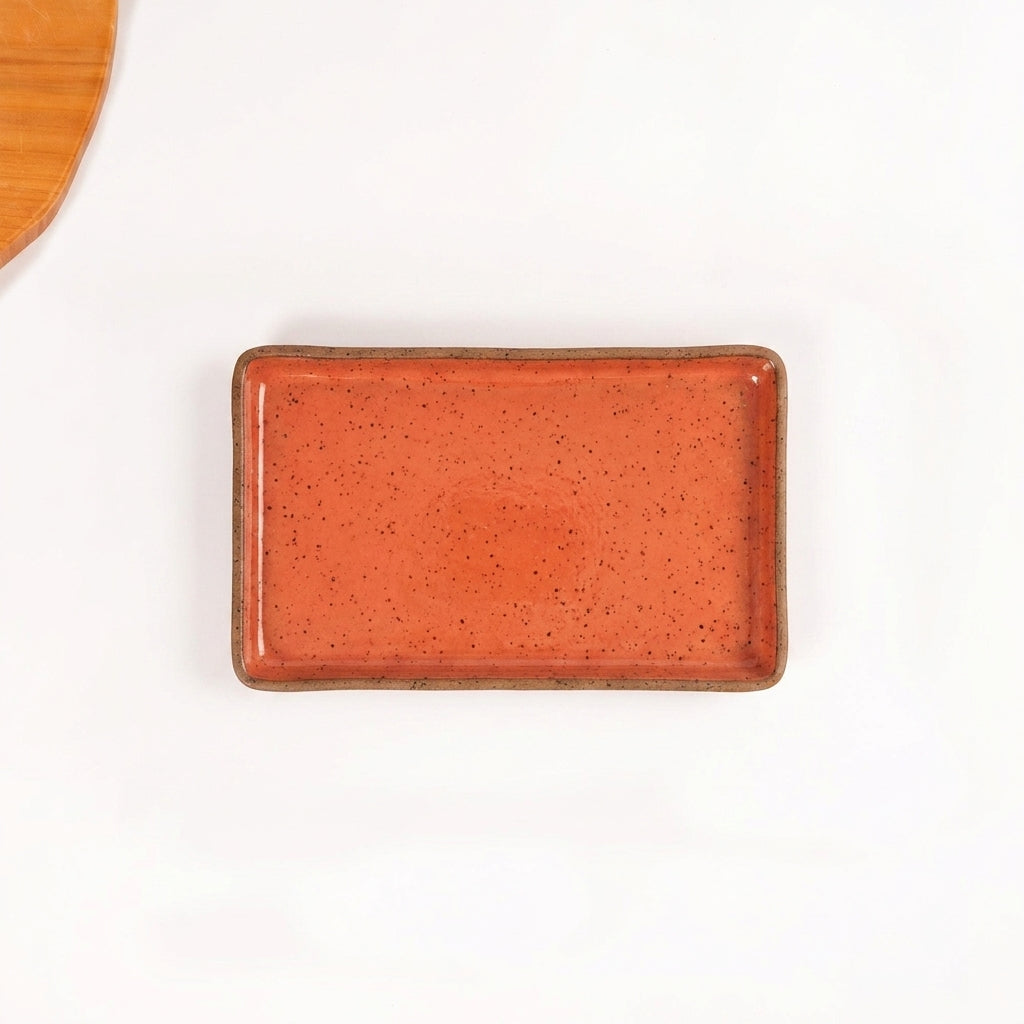 Travessa Retangular em cerâmica artesanal — tamanho 24CM x 13CM, argila Flocos, esmalte Laranja Intenso