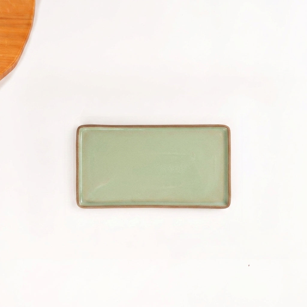 Travessa Retangular em cerâmica artesanal — tamanho 28CM x 15CM, argila Cappuccino, esmalte Verde Menta