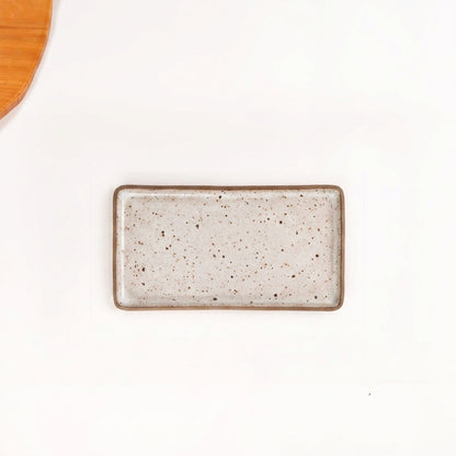 Travessa Retangular em cerâmica artesanal — tamanho 28CM x 15CM, argila Flocos, esmalte Branco AMME