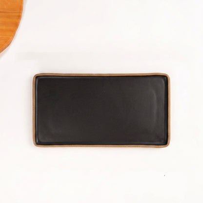 Travessa Retangular em cerâmica artesanal — tamanho 32CM x 17CM, argila Cappuccino, esmalte Preto Acetinado