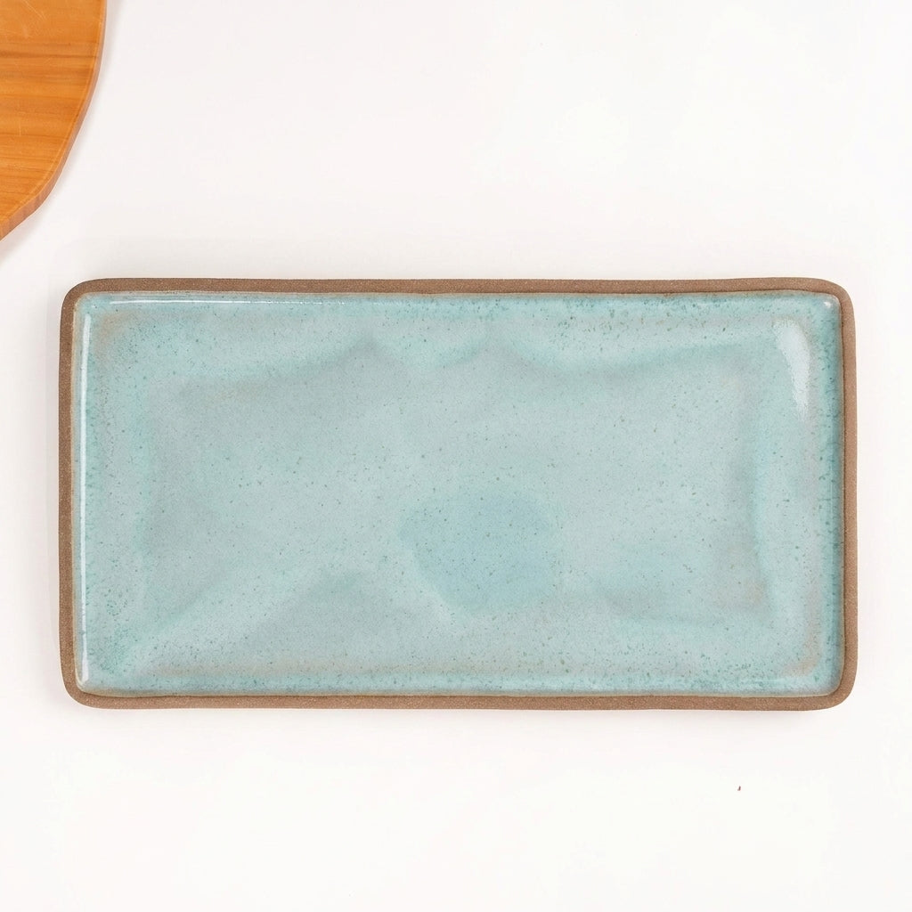 Travessa Retangular em cerâmica artesanal — tamanho 38CM x 20CM, argila Cappuccino, esmalte Jujuba