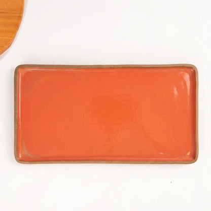 Travessa Retangular em cerâmica artesanal — tamanho 38CM x 20CM, argila Cappuccino, esmalte Laranja Intenso