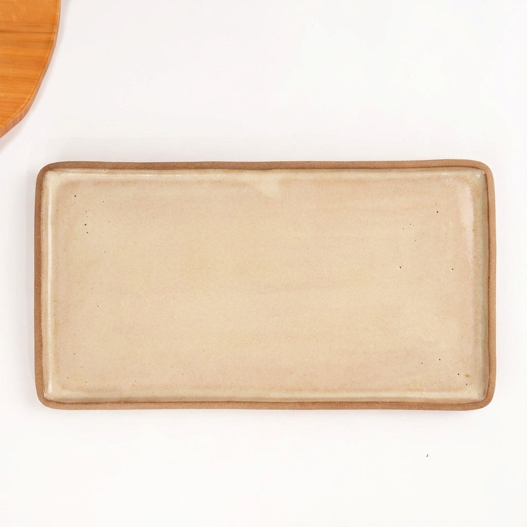 Travessa Retangular em cerâmica artesanal — tamanho 38CM x 20CM, argila Cappuccino, esmalte Pedra Sabão