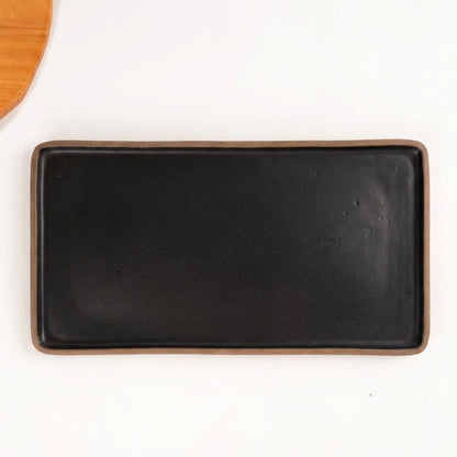 Travessa Retangular em cerâmica artesanal — tamanho 38CM x 20CM, argila Cappuccino, esmalte Preto Acetinado