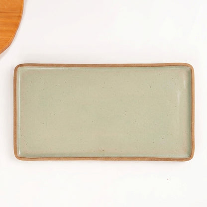 Travessa Retangular em cerâmica artesanal — tamanho 38CM x 20CM, argila Cappuccino, esmalte Verde Pompeia