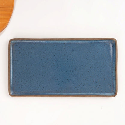 Travessa Retangular em cerâmica artesanal — tamanho 38CM x 20CM, argila Flocos, esmalte Azul Safira