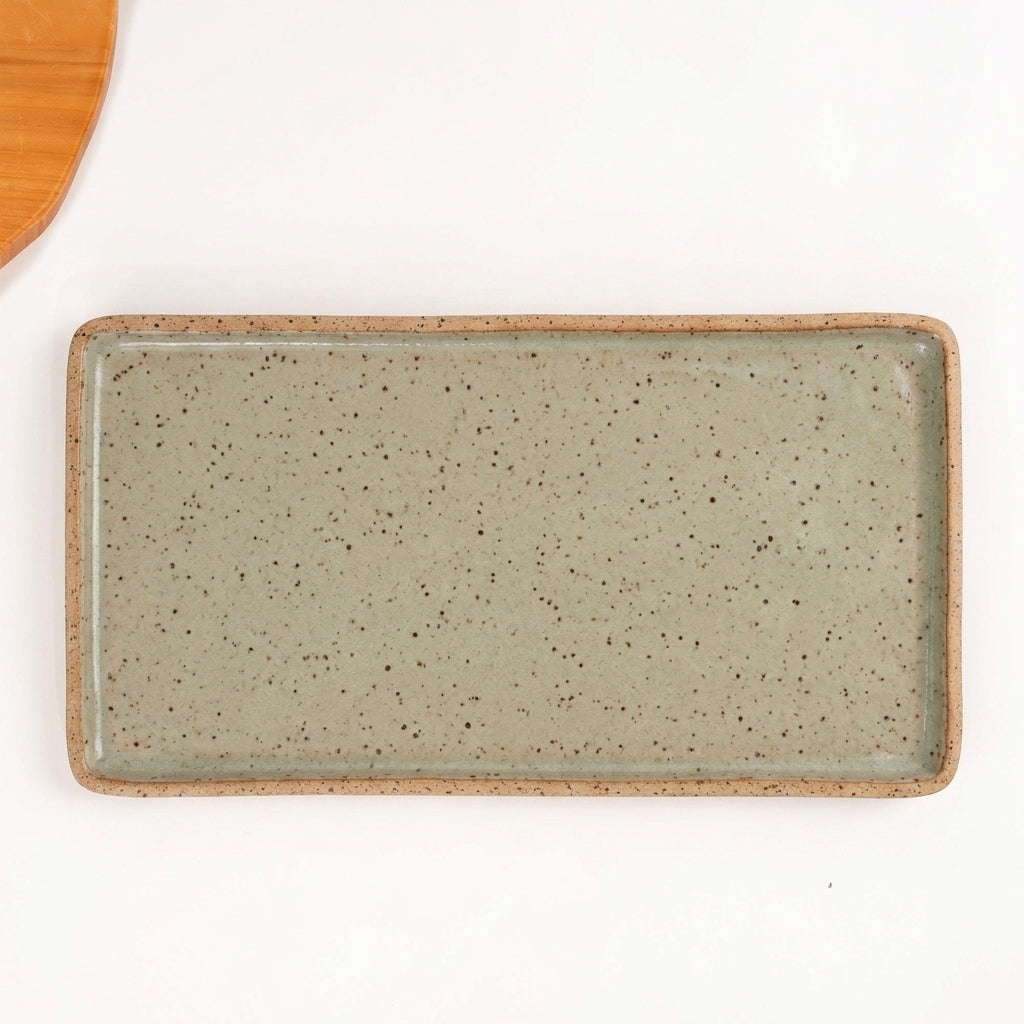 Travessa Retangular em cerâmica artesanal — tamanho 38CM x 20CM, argila Flocos, esmalte Verde Pompeia