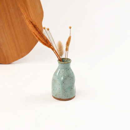Vasinho Amassadinho em cerâmica artesanal — argila Flocos, esmalte Jujuba