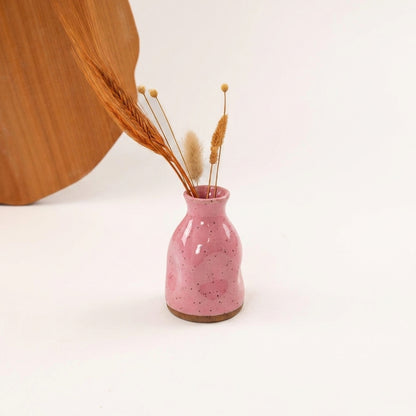 Vasinho Amassadinho em cerâmica artesanal — argila Flocos, esmalte Rosa Barbie