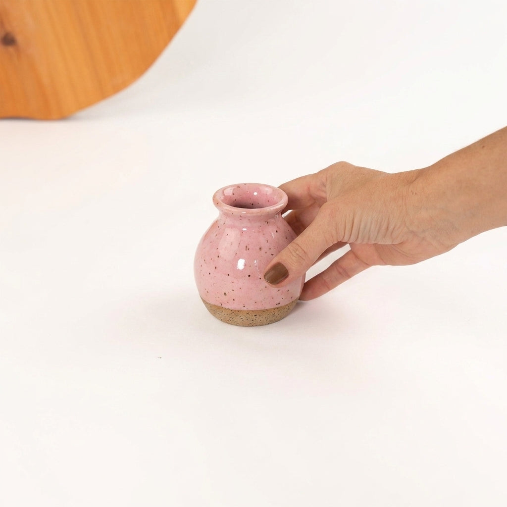 Vasinho de Mesa Posta em cerâmica artesanal — argila Flocos, esmalte Rosa Barbie