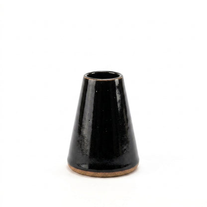Vaso Cone em cerâmica artesanal — tamanho 11CM, argila Cappuccino, esmalte Preto Ébano