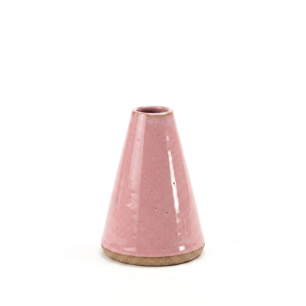 Vaso Cone em cerâmica artesanal — tamanho 11CM, argila Cappuccino, esmalte Rosa Barbie