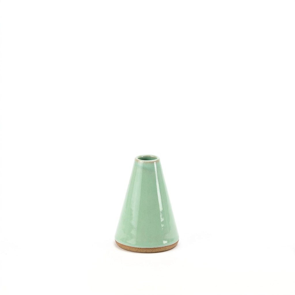 Vaso Cone em cerâmica artesanal — tamanho 11CM, argila Cappuccino, esmalte Verde Menta