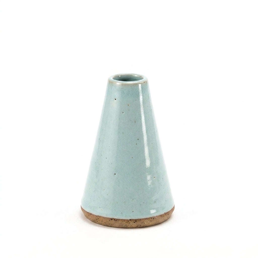 Vaso Cone em cerâmica artesanal — tamanho 11CM, argila Flocos, esmalte Jujuba