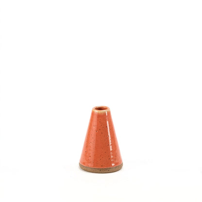 Vaso Cone em cerâmica artesanal — tamanho 11CM, argila Flocos, esmalte Laranja Intenso