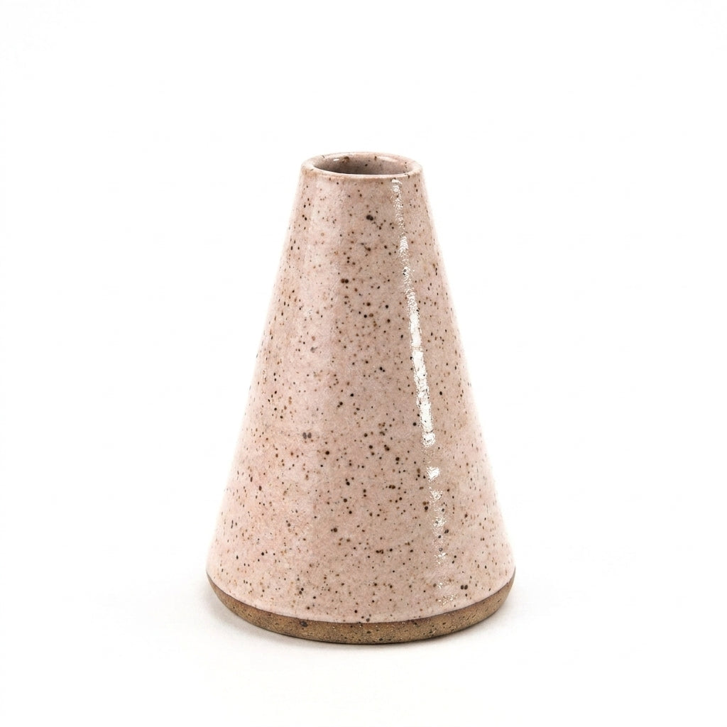 Vaso Cone em cerâmica artesanal — tamanho 11CM, argila Flocos, esmalte Nude
