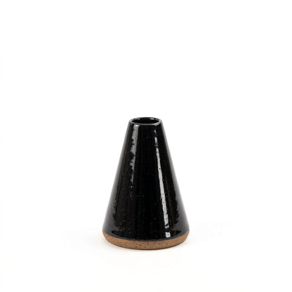 Vaso Cone em cerâmica artesanal — tamanho 11CM, argila Flocos, esmalte Preto Ébano